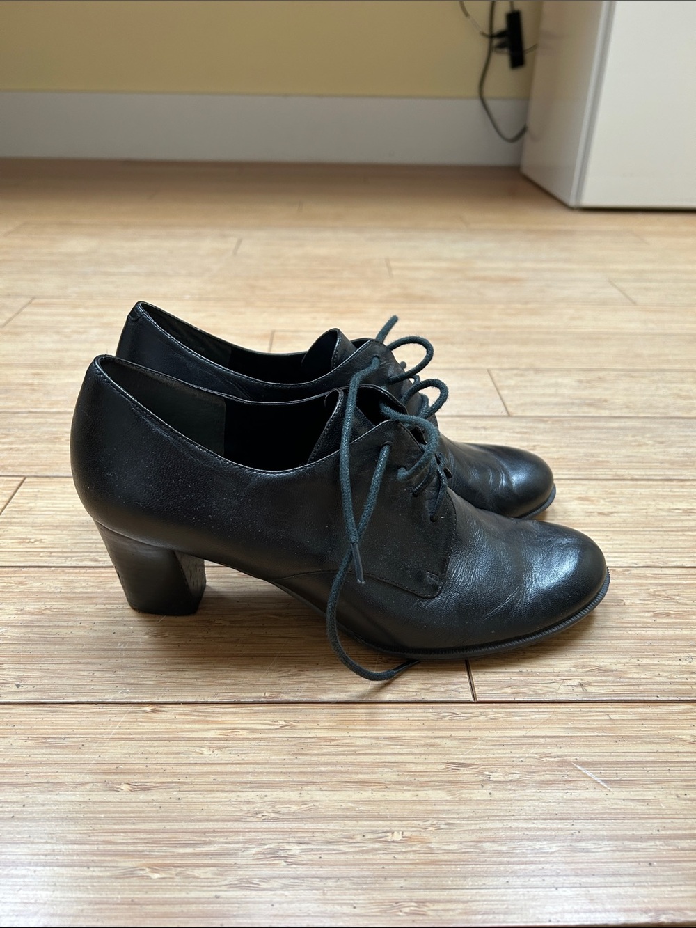 Bandolino Black Lace-Up Block Heel Oxfords